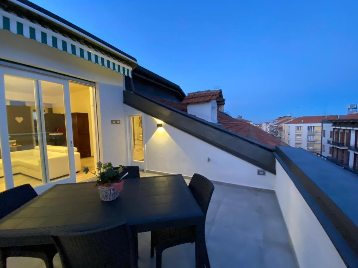 A Cuneo In Terrazza Ngoại thất bức ảnh